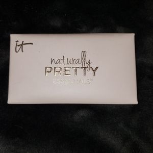 It Cosmetics Naturally Pretty Essentials Palette